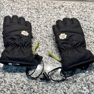 Kids Black Winter Gloves